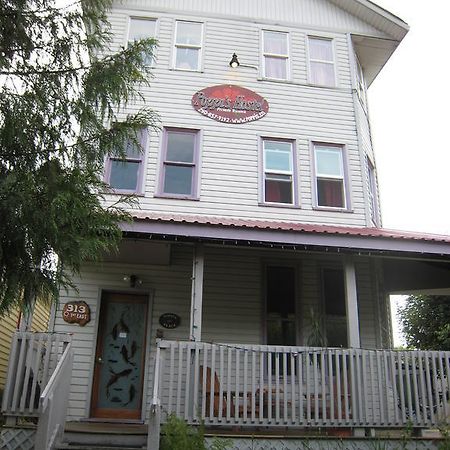 Poppi'S Guesthouse 레벨스톡 외부 사진